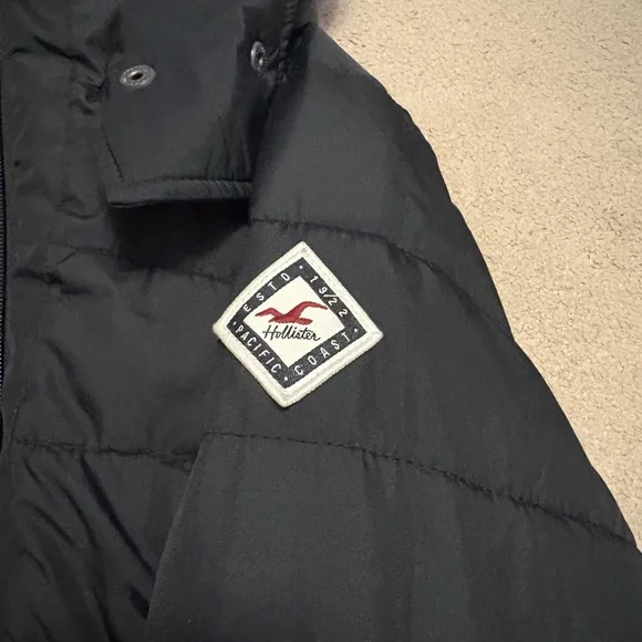 Hollister Women's Dark Puffer Jacket with Hood - Picture 2 of 3